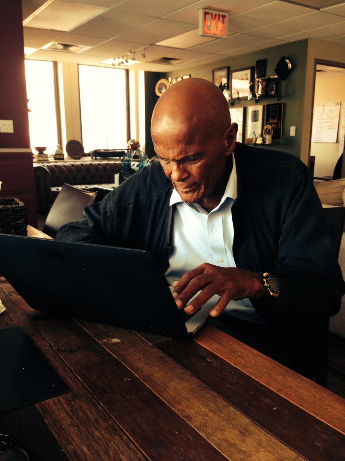 Singer and activist Harry Belafonte passes away at the age of 96.